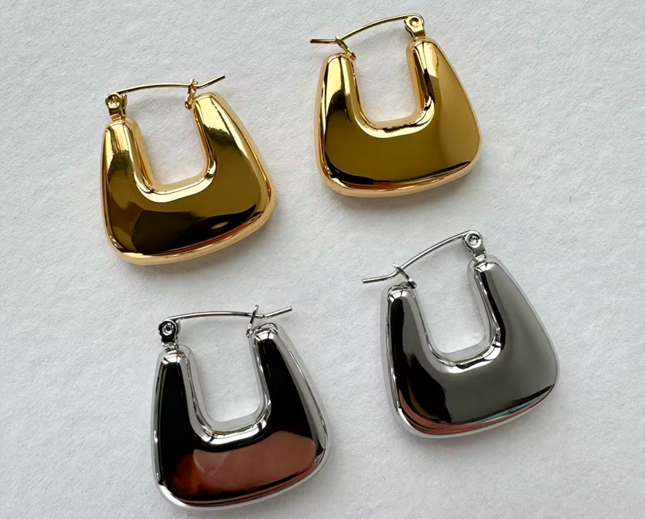 Alizé Hoop Earring